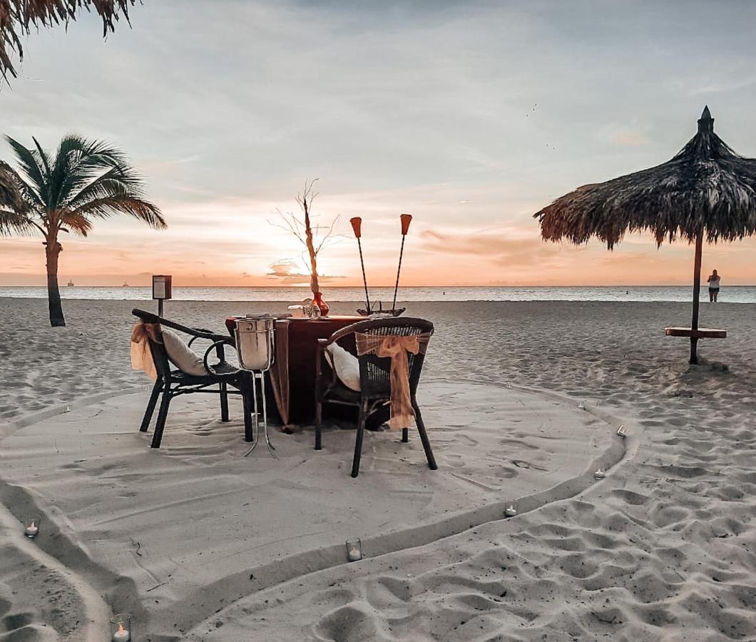 Manchebo Beach Resort And Spa Palm Beach Esterno foto